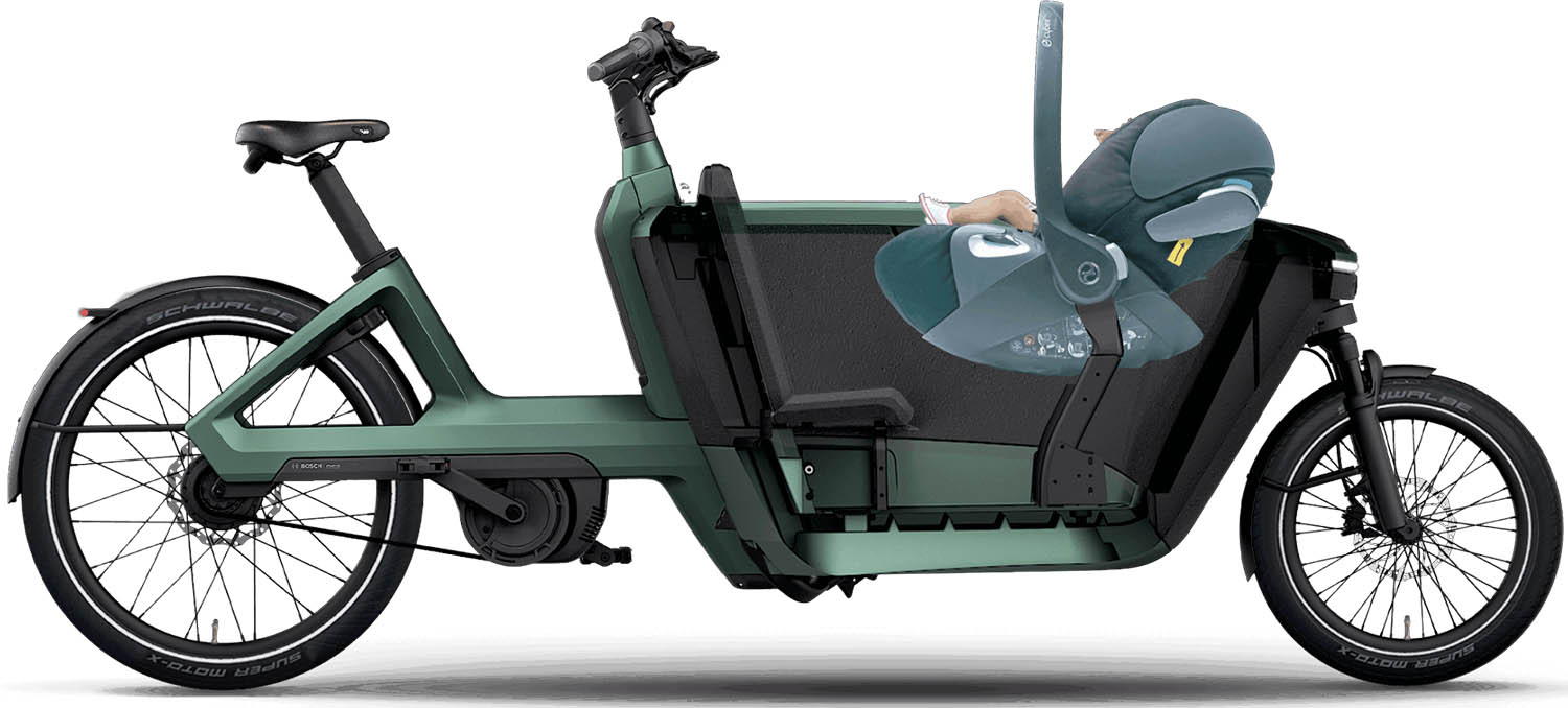 Lovens Explorer 2 im Querschnitt mit Babyschale im Maxi-Cosi-Halter